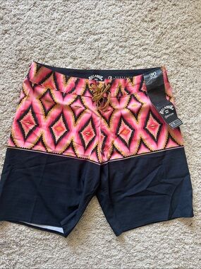 Billabong Men’s Fifty50 Air Geometric Boardshorts Sz 30 Midlength NWT